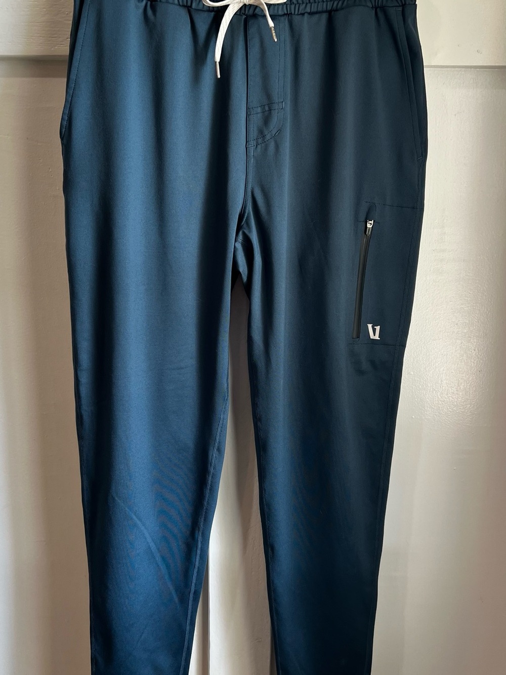 Vuori Men's Navy Performance Jogger Pants